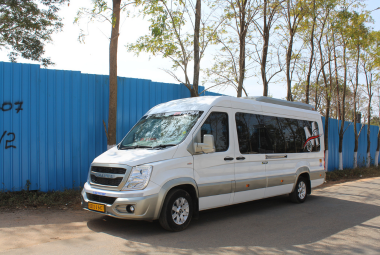 12 Seater Urbania